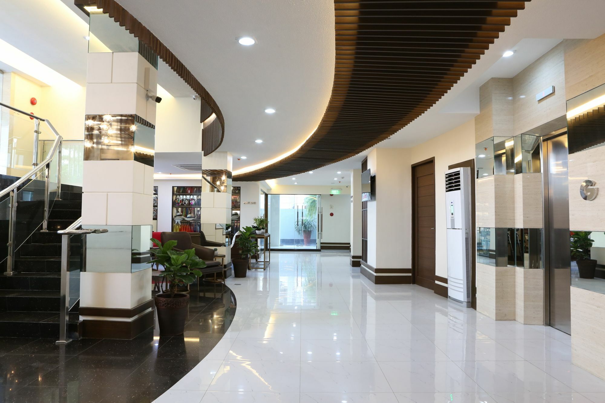 Achievers Airport Hotel Пасай Екстериор снимка
