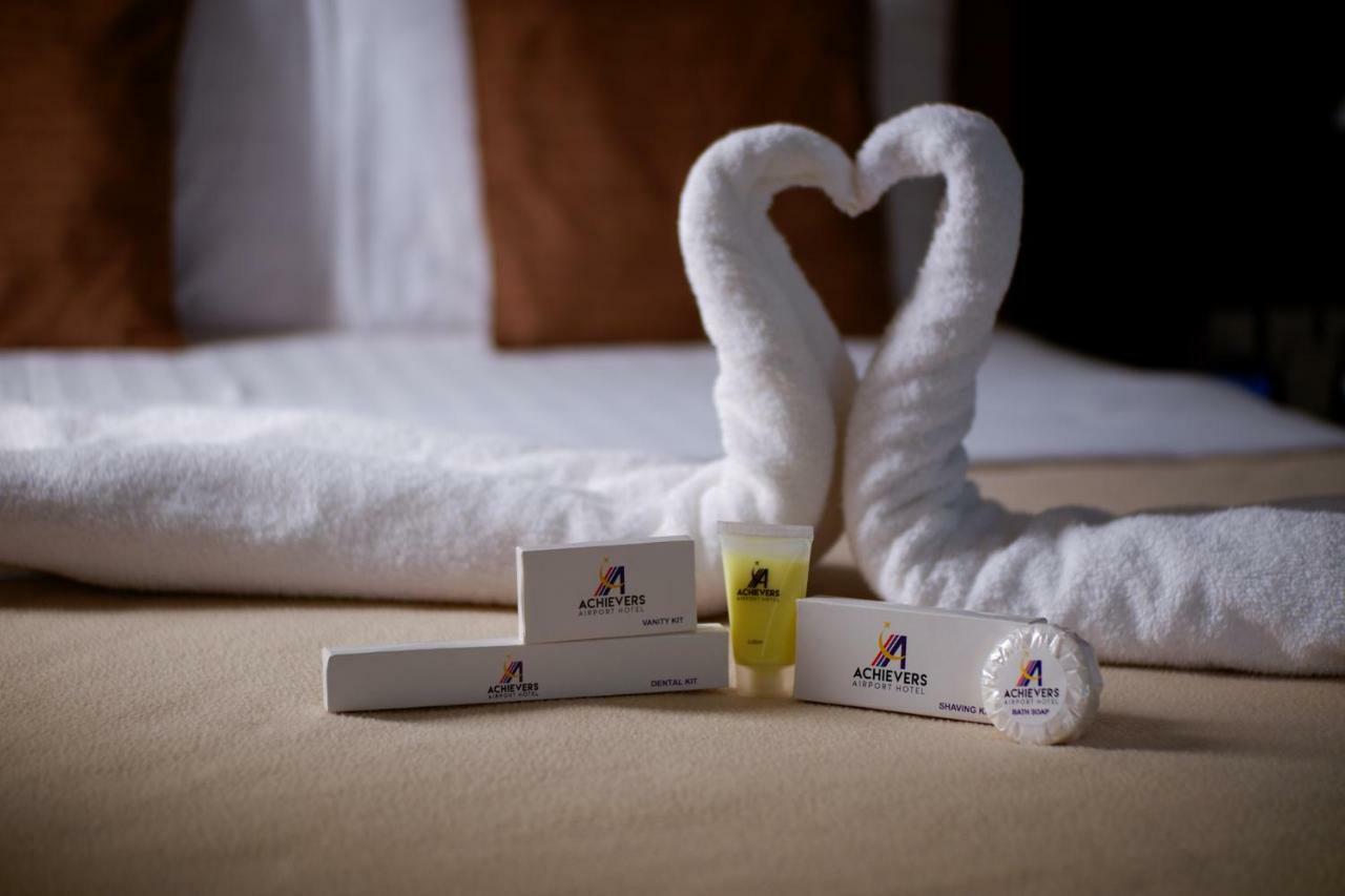 Achievers Airport Hotel Пасай Екстериор снимка