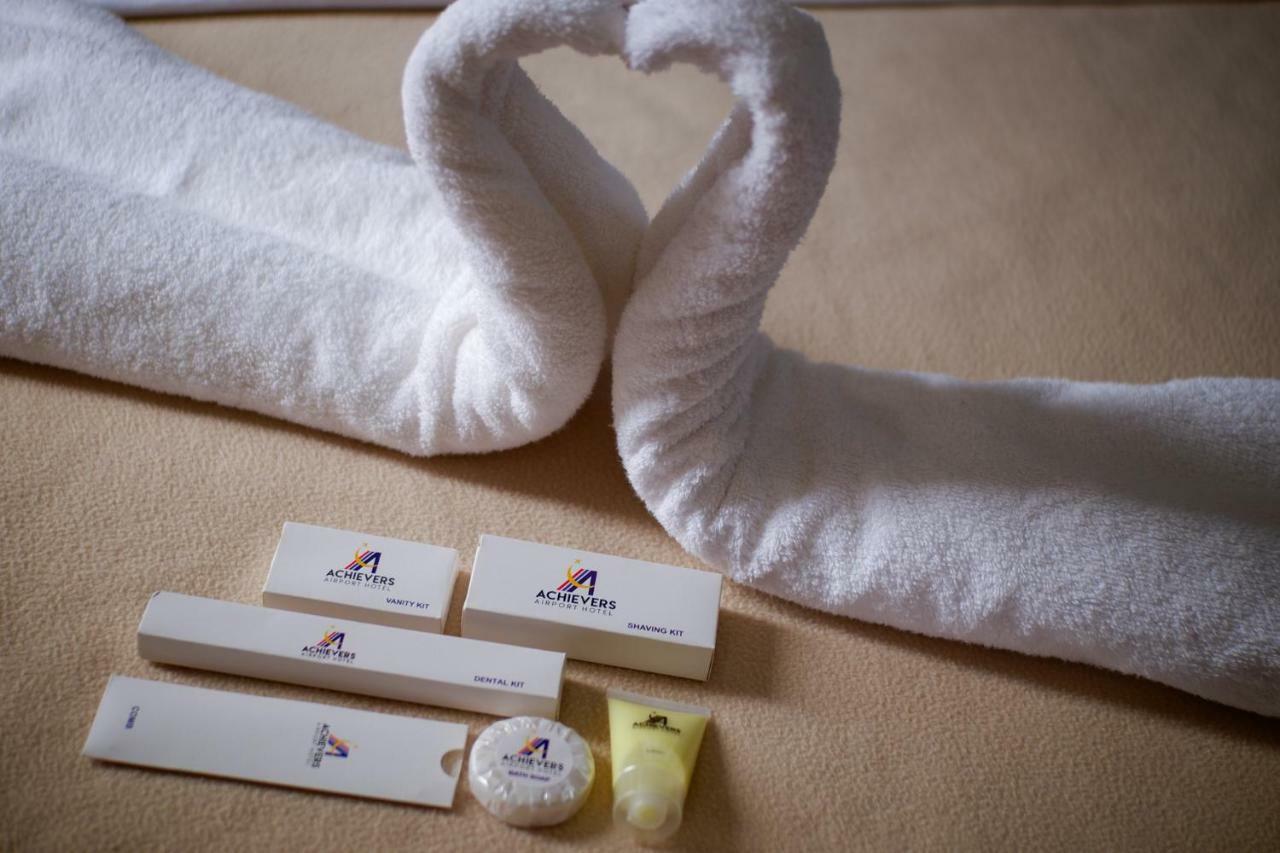 Achievers Airport Hotel Пасай Екстериор снимка