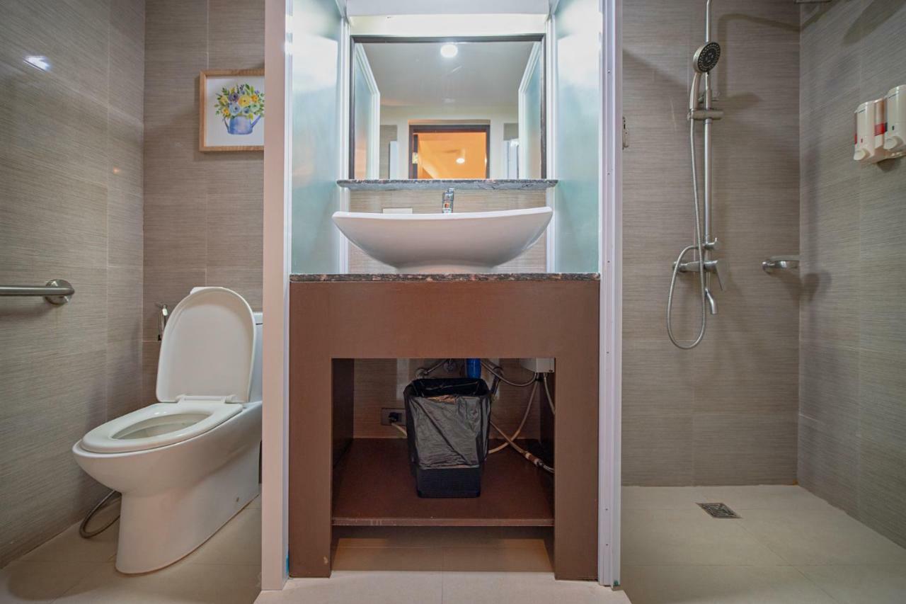 Achievers Airport Hotel Пасай Екстериор снимка